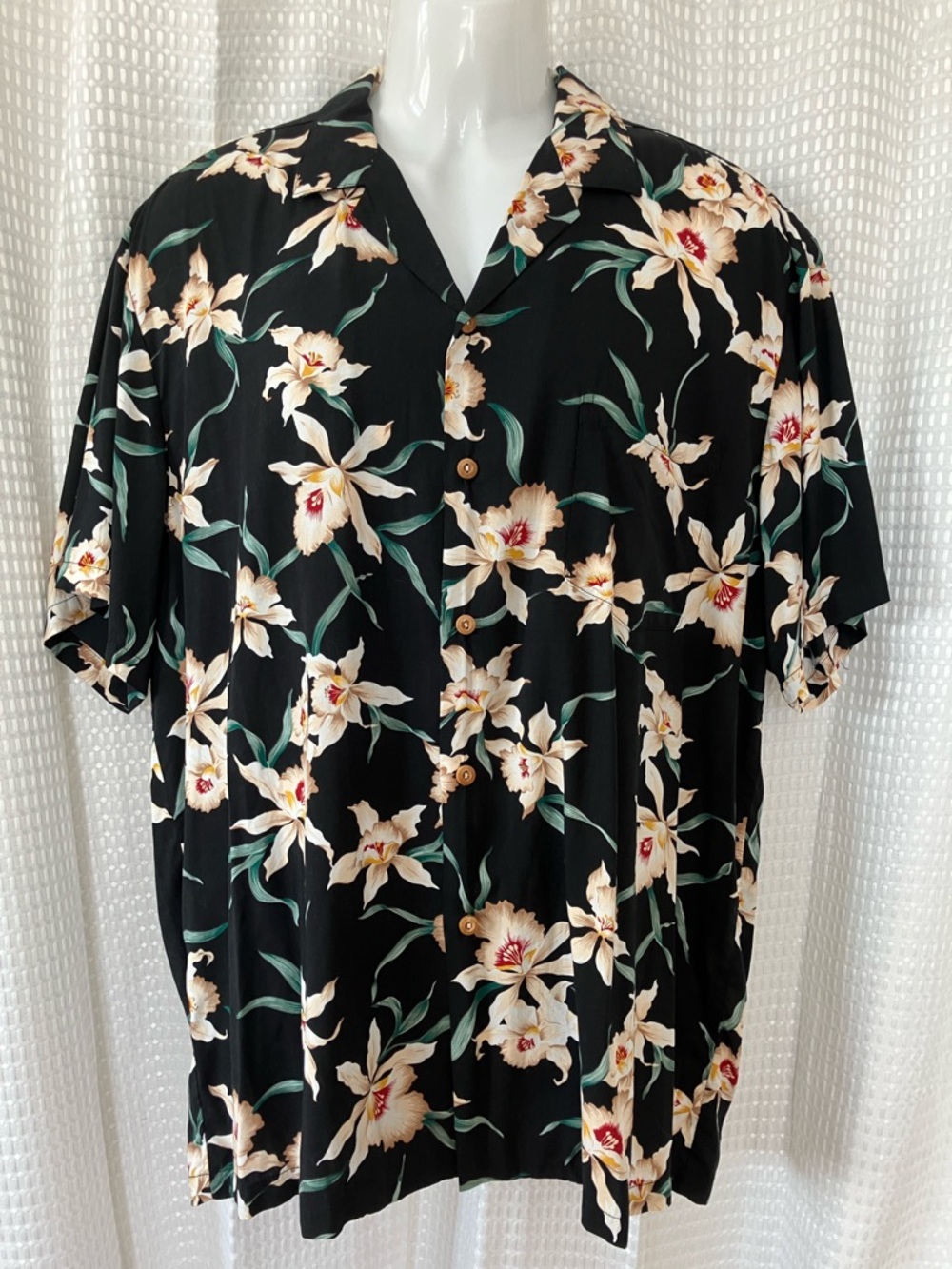 Paradise Found Hawaiian Shirt L Black Floral Made in Hawaii Aloha